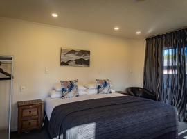 Amber Court Motel，位于蒂阿瑙的酒店