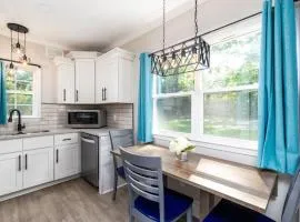 Quietude Place, Stylish 2 Bedroom House with Full Kitchen