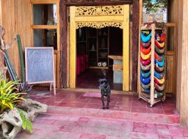 Chakra Tavern，位于贝都古乌伦达努寺附近的酒店