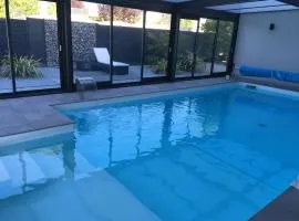 chambre d'hote dans villa avec piscine