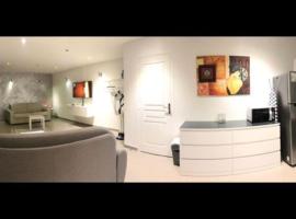 Loft Porte de Paris Croix de Chavaux 93100 Montreuil，位于蒙特勒伊的酒店