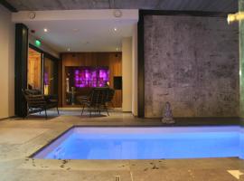 Dionbulles & Dionlodge Guesthouse, Private Wellness pool in option，位于绍蒙－吉斯图Bercuit Golf附近的酒店