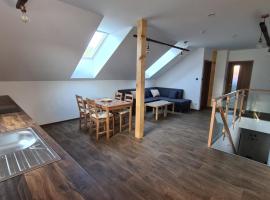 Apartmán Malá Valaška，位于Ratiboř的酒店