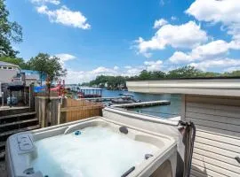 Lake Cottage w/ Hot Tub By Oaklawn & National Park