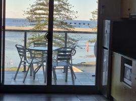 The Entrance Superb Apartment The Entrance NSW with Ocean - Lake Views，位于安特兰斯的公寓