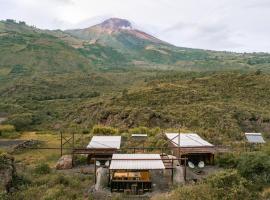 Stunning cabin in Baños，位于巴尼奥斯的酒店