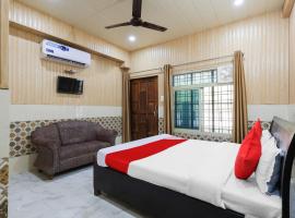 Hotel Chitrarth & Party Lawn，位于哈尔德瓦尼的酒店