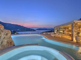 Eirini Luxury Hotel Villas，位于Grikos的别墅