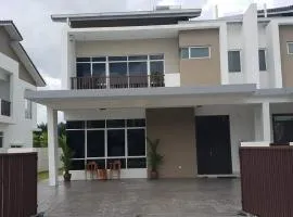 Homestay Fe-feeling Artis with 4 Bedrooms