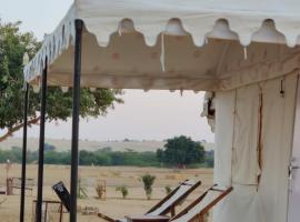 Jaisalmer Safari Base & Camp，位于Khuri的豪华帐篷