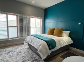 Hermanus Waterfront Apartment no 17，位于赫曼努斯的酒店
