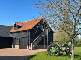 The Old Piggery, Cart Lodge in Newbourne，位于Newbourn阿达斯楚园区附近的酒店