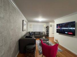 Luxury 2 KINGS Bed, 2 Bath Newark Airport Downtown via NYC，位于伊丽莎白的酒店