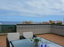 Penthouse with amazing views in Las Caletillas free WIFI