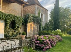 Château la Gineste - Castle and Vineyard，位于Duravel的山林小屋