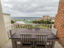 Dolphins View Luxury Apartment，位于伊丽莎白港Bayworld Oceanarium附近的酒店