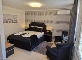 Sobe i apartmani Tena，位于大戈里察的酒店