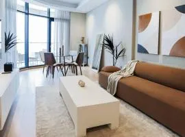 AYA Boutique - Cozy 1BR Apartment with Panoramic City Views
