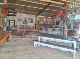 Sleep @ The Hay Barn，位于Lions River的酒店