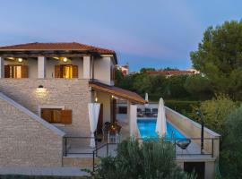 CASA MARE ISTRIA, villa with private pool, near the beach, with the sea view!，位于佩罗杰的乡村别墅