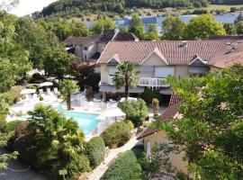 Logis Hotel - Restaurant - Spa - Le Relais de Farrou，位于鲁埃格自由城的酒店