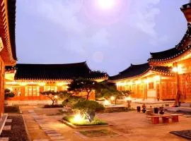 Hwangnamguan Hanok Village