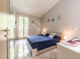 Moderno bilocale con ampio terrazzo - Free WiFi & Private Parking，位于SantʼAgata sul Santerno的公寓