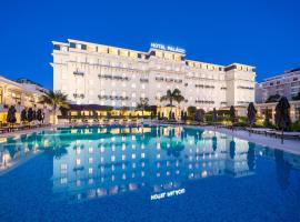 Palácio Estoril Hotel, Golf & Wellness，位于卡斯卡伊斯的带按摩浴缸的酒店