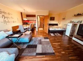 Almblick in ruhiger Lage