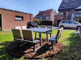 Logeerkamer XXL 25 m2，位于Zemst的酒店