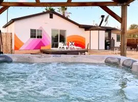 Twin Palms Desert Getaway - Jacuzzi, Fire pit, Meditation room & more