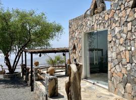 Balcony walk rest house Jabal shams，位于Sa‘ab Banī Khamīs的乡村别墅