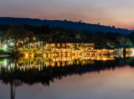 Bambuu Lakeside Lodge，位于雾观的木屋