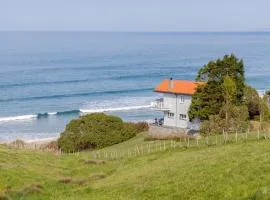 Casa de cuento en la playa de Oyambre, al lado de Comillas