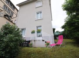 Gîte Aurillac, 2 pièces, 4 personnes - FR-1-742-172，位于欧里亚克的酒店