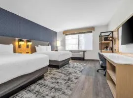 La Quinta Inn & Suites by Wyndham San Jose Airport-Downtown