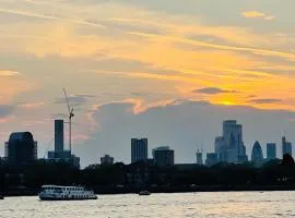 Riverside Premium Double Room Garden View E14