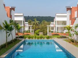 El Tesoro 2BHK Elegant Apartments in Siolim with Pool- 10 mins Drive to Assagao，位于马普萨的酒店