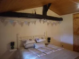 Honeysuckle Cottage at Gites de la Vienne