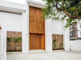 5House:A luxury beachfront villa on Samui 滨海5卧室别墅，位于华路海滩的乡村别墅