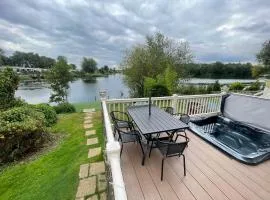 Lakeside Retreat 3 with hot tub, private fishing peg situated at Tattershall Lakes Country Park
