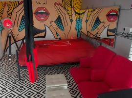 LOVE ROOM CAMPAGNE，位于Saint-Philbert-sur-Risle的情趣酒店