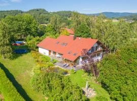 Ferienwohnung Bayerwaldblick Hexental，位于伯根的酒店