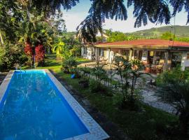 Casa Aquiares Lodge Posada Rural，位于图里亚尔瓦的酒店