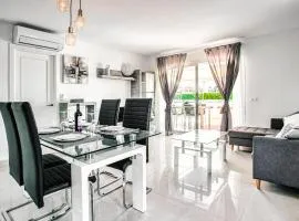 2 Bedroom Cozy Apartment In Cala Bona