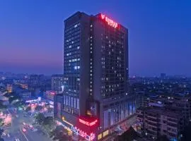 Yinfeng Hotel Guangzhou North Station Branch, Huacheng Road Subway Station Branch