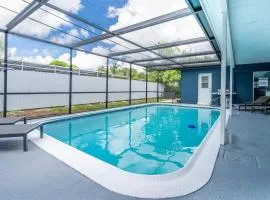 Relaxing Getaway 4 Bedroom, Pool and 18 minutes to the Beach