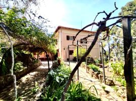 Aragonite Azzurra Casa Vacanza，位于贡内萨的乡村别墅