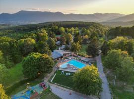 Hôtel Parc Les Cigognes - Albé，位于Albé的酒店