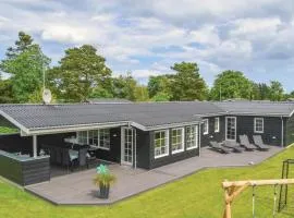 5 Bedroom Awesome Home In Hadsund